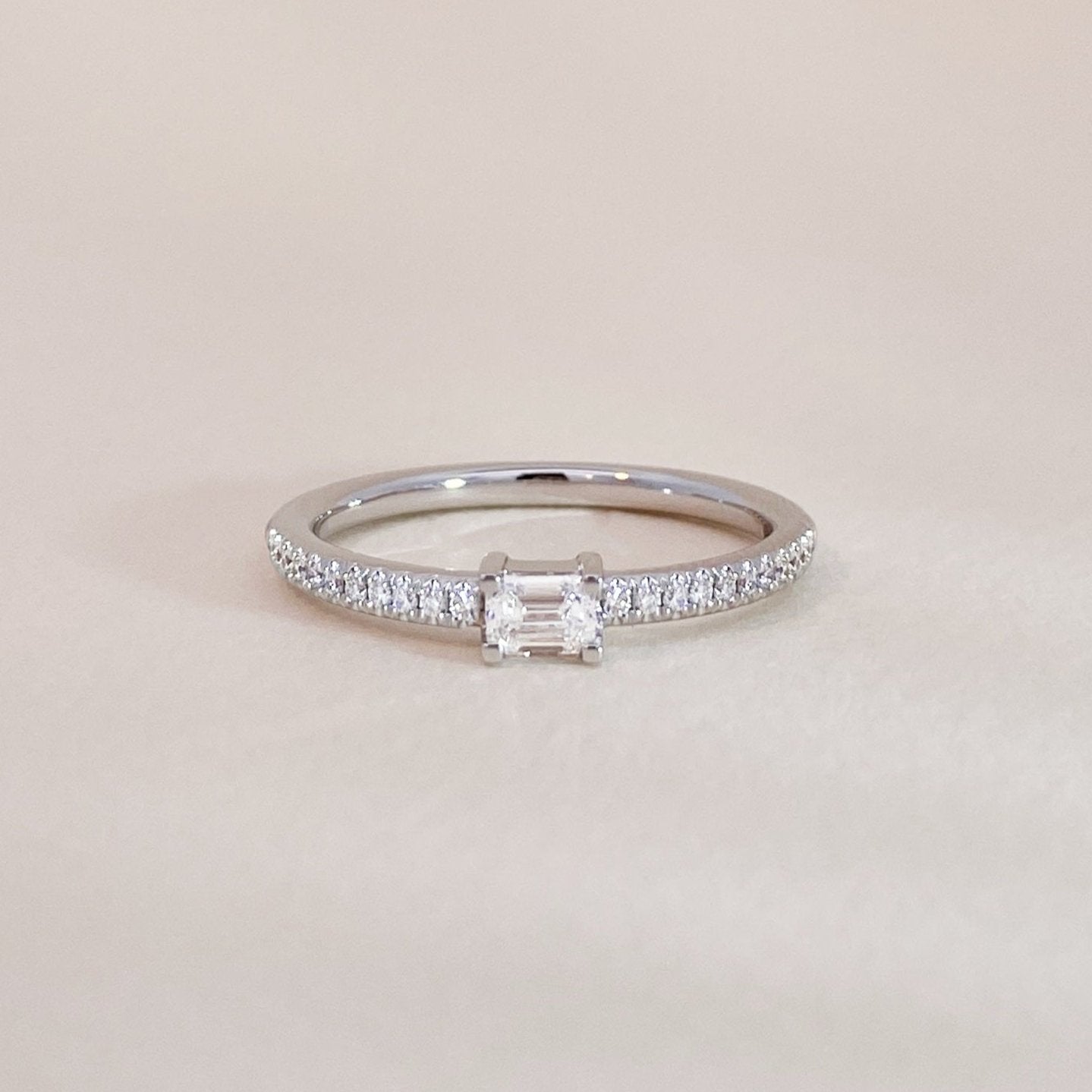 Baguette on Diamonds Ring White Gold