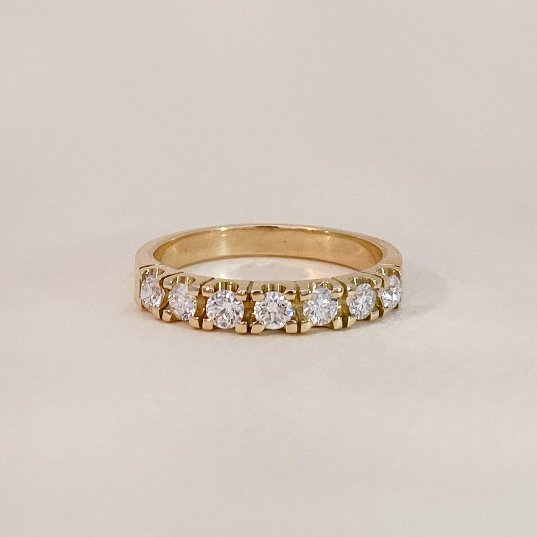 Bold oro diamond row