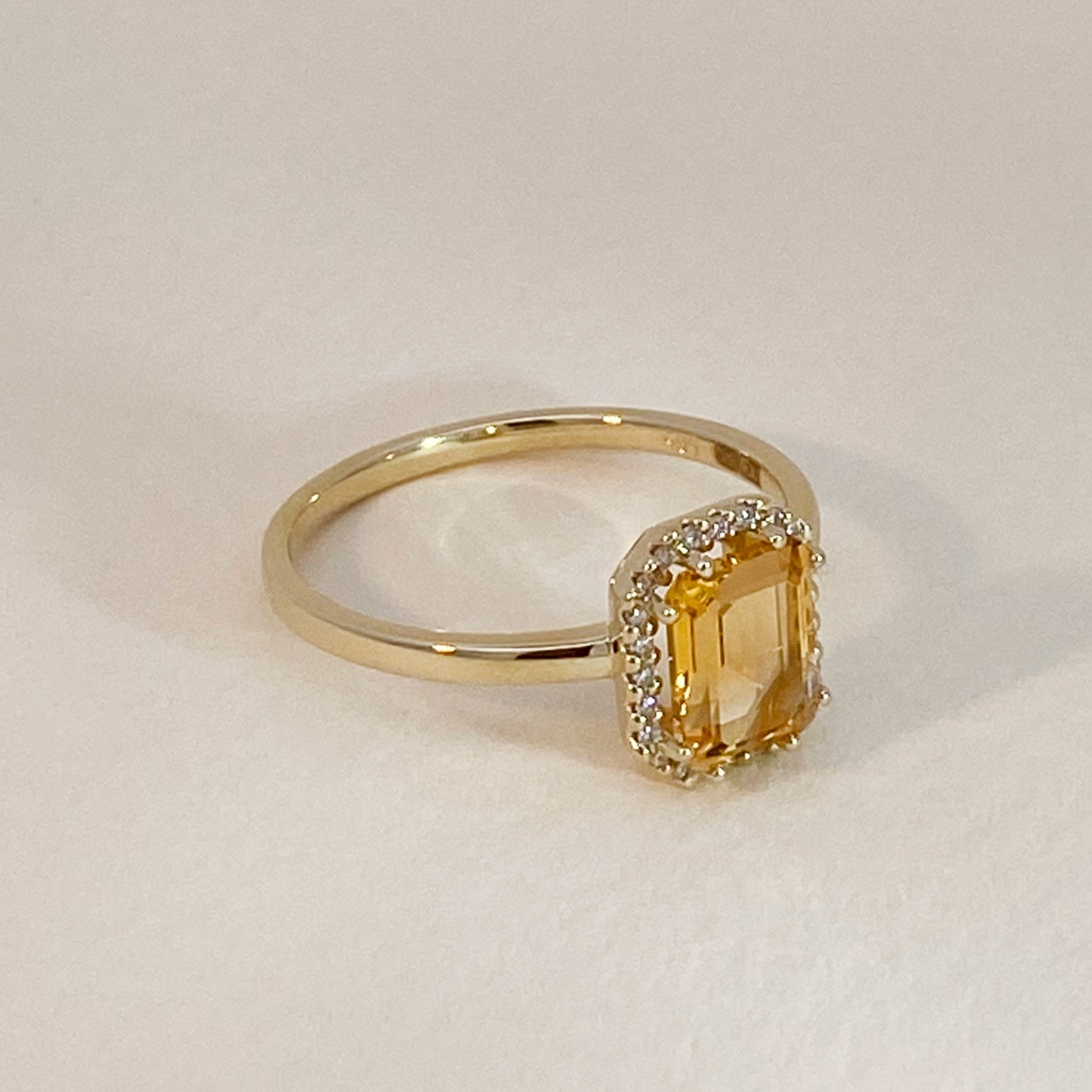 Citrine Diamonds Ring