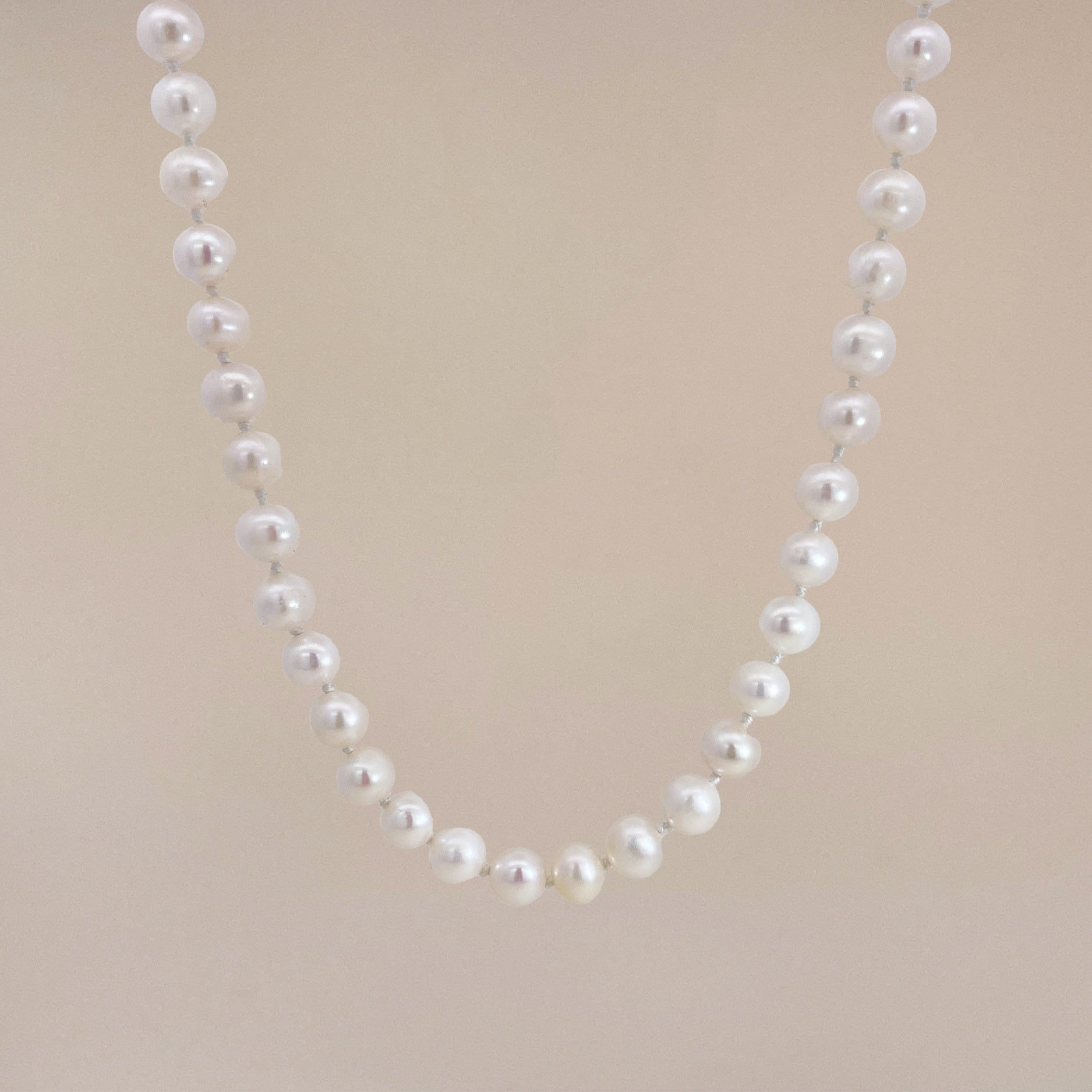 Classic Pearl Necklace Silver