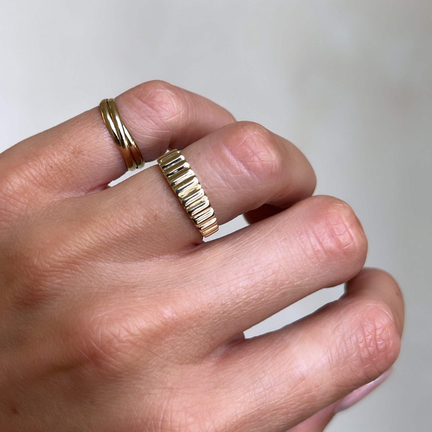 Gold ring with ridges