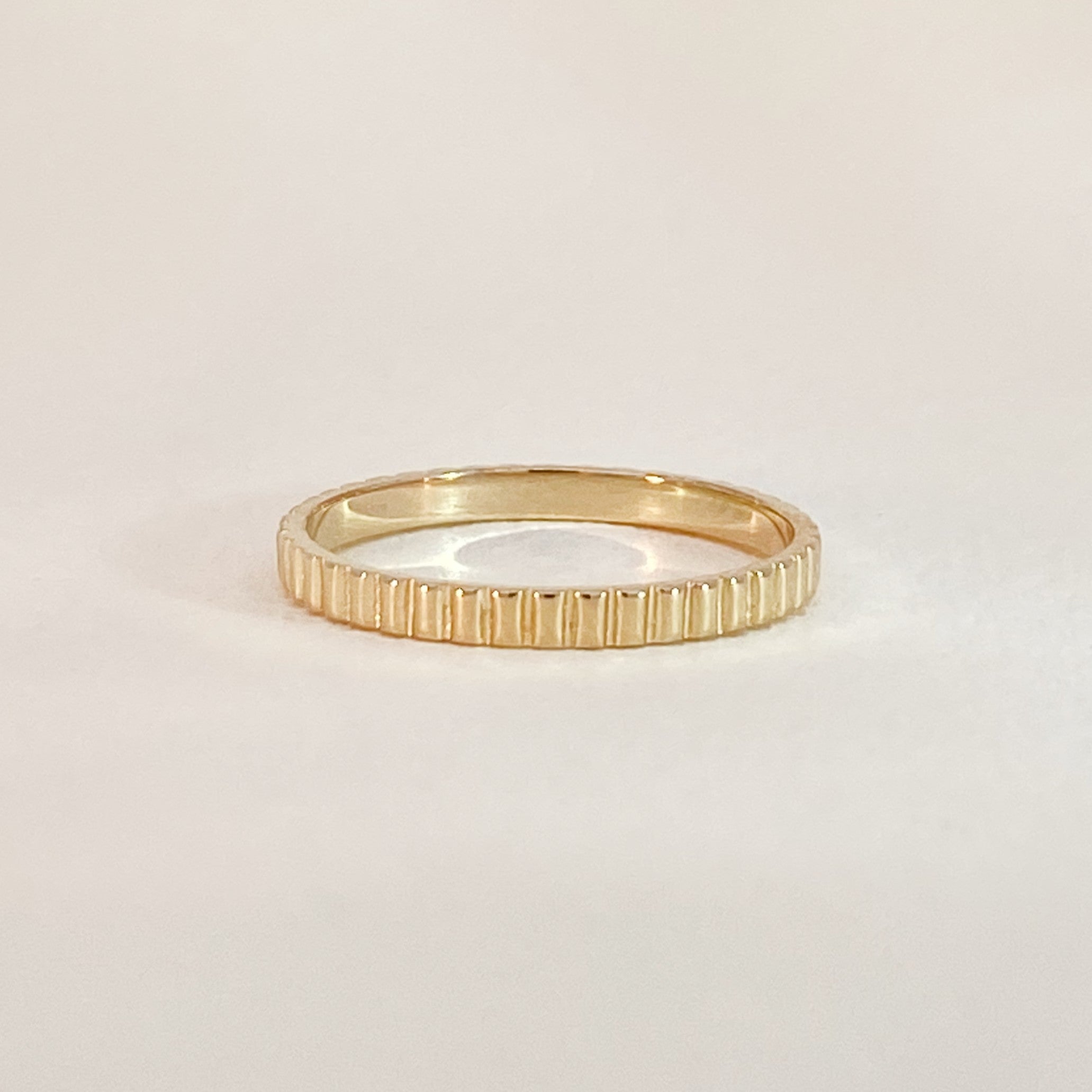 Gouden Ring met Structuur