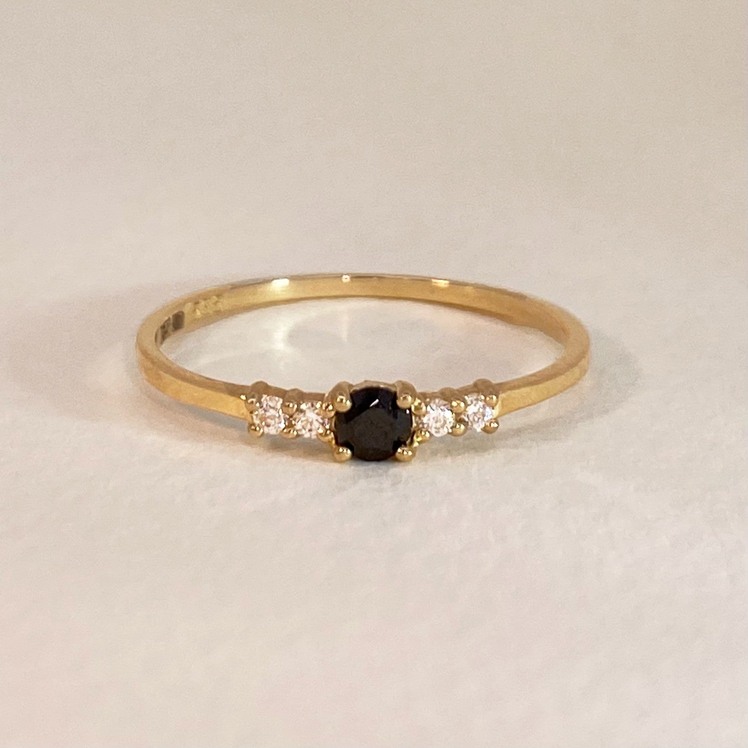 Midnight spark ring goud