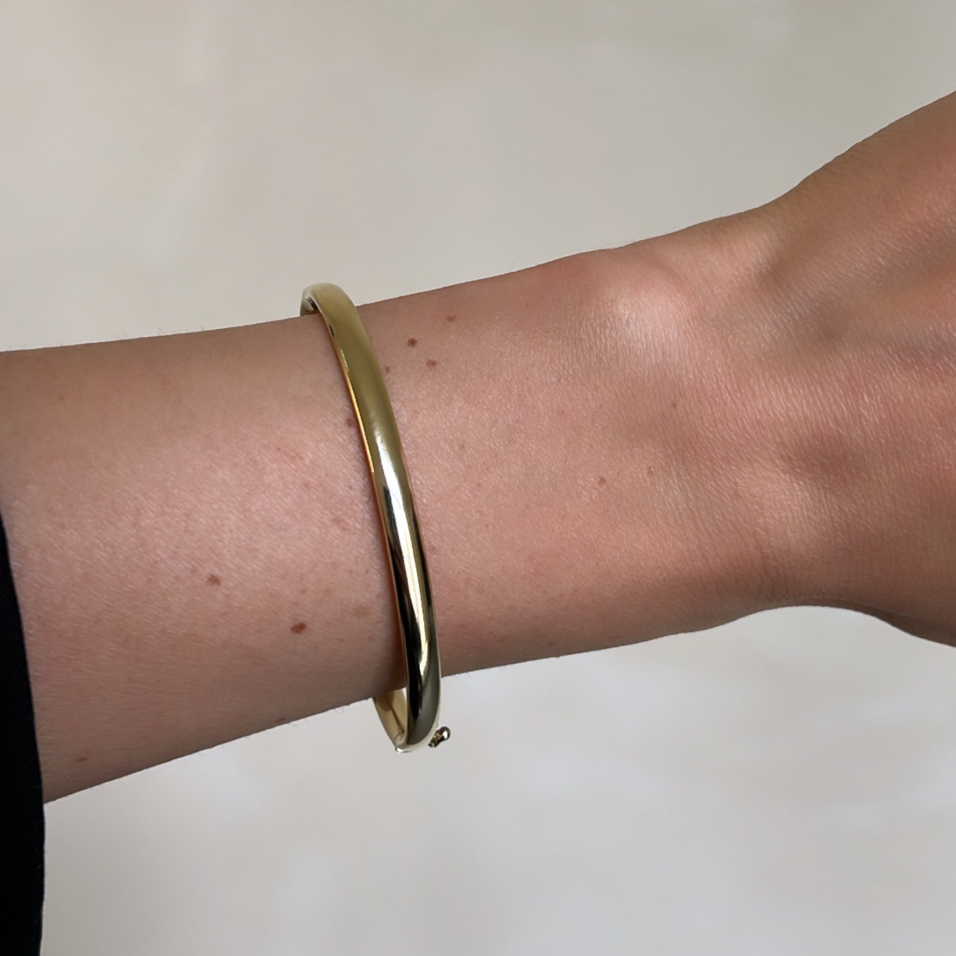 Oro Bangle Aan Foto