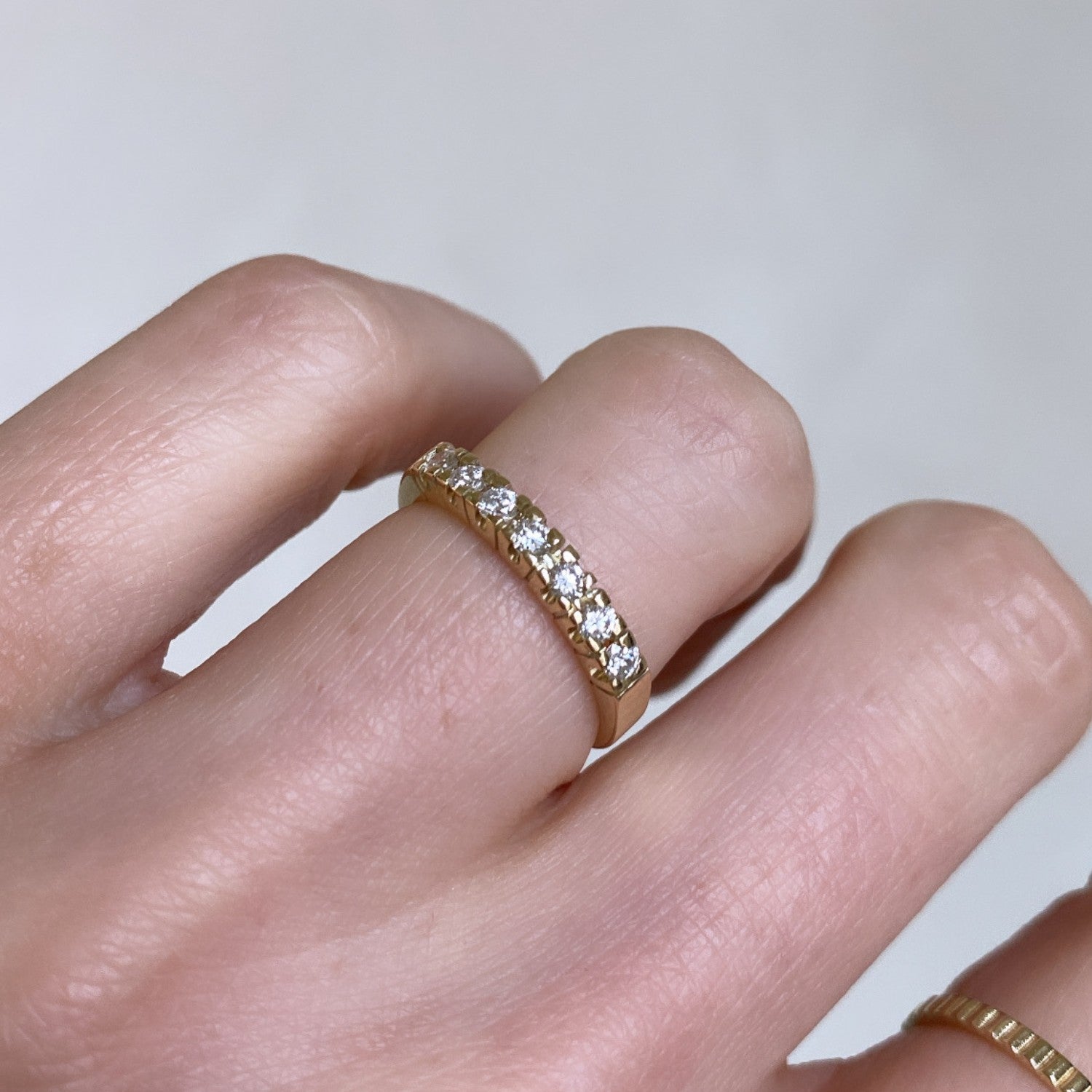 Oro Classic Row Ring