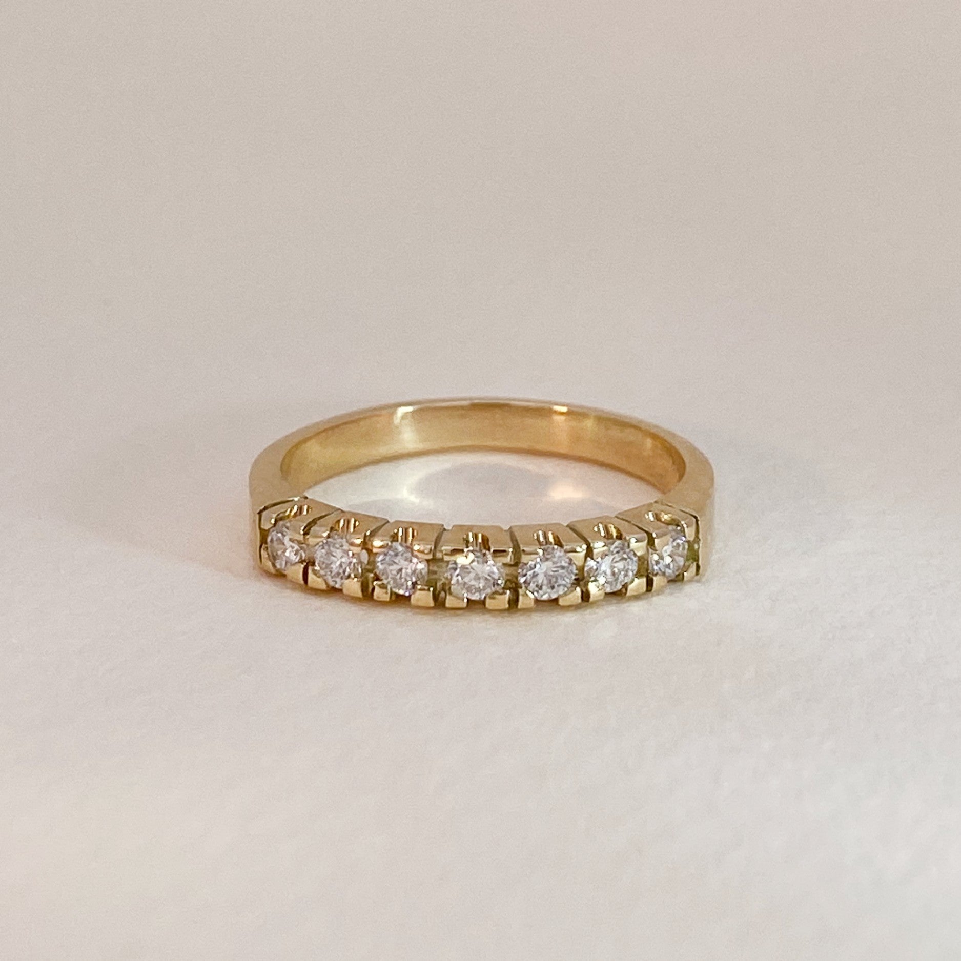 Oro Diamond Row Medium