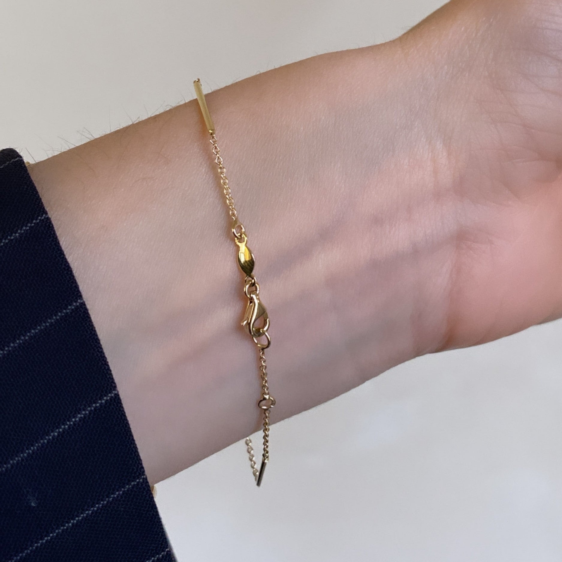 Oro Tube Bracelet back