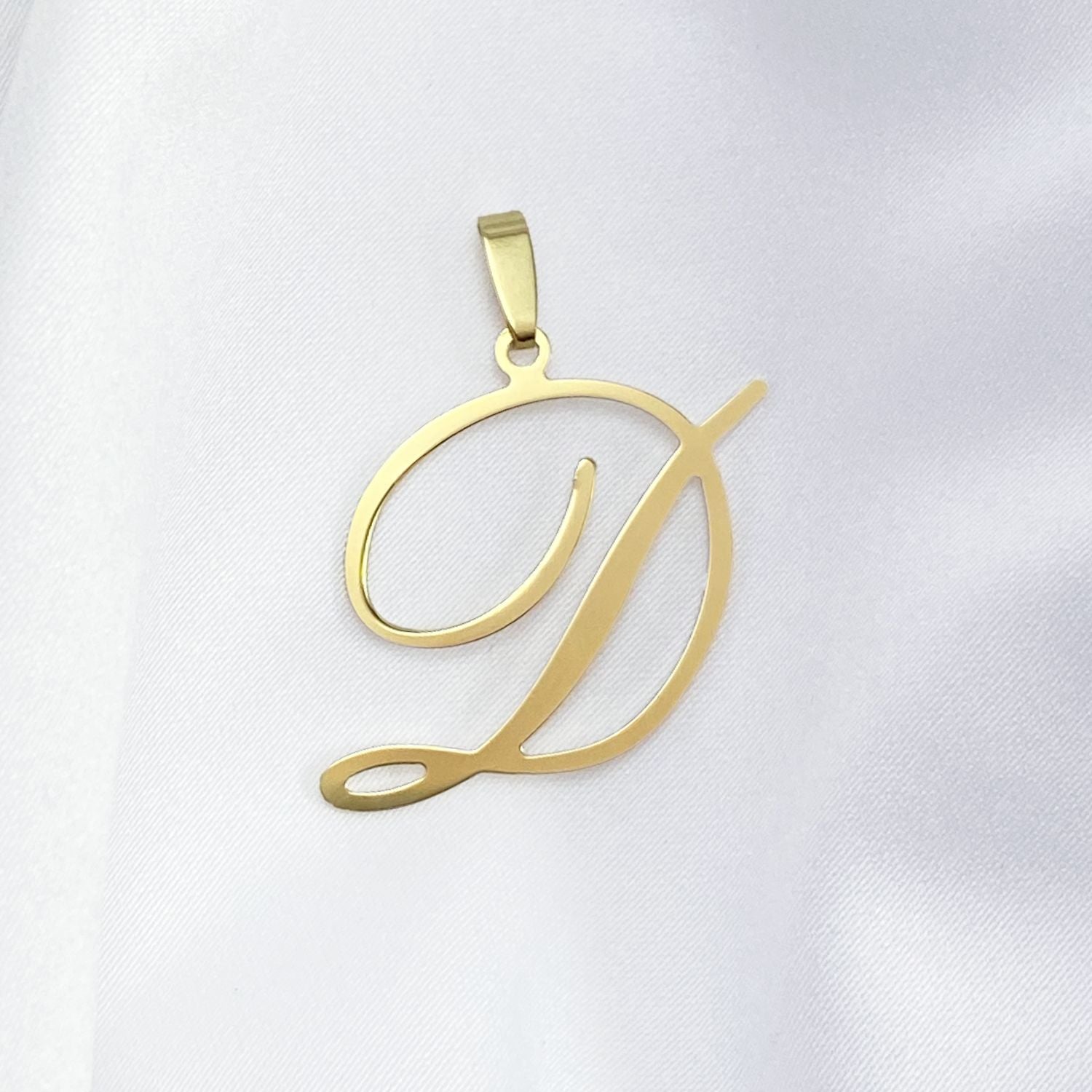 Oro Alphabet Letter D