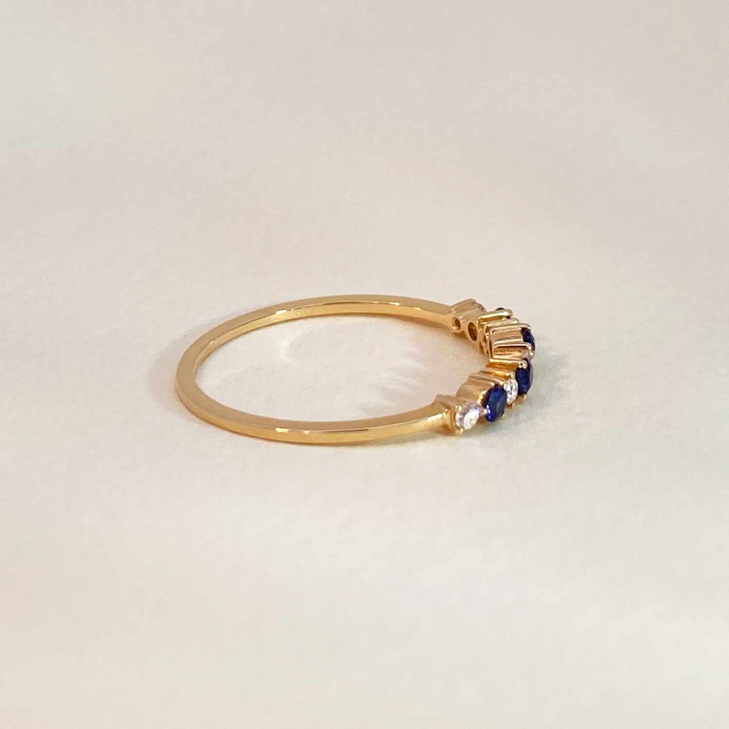 Ring met diamant en saffier goud