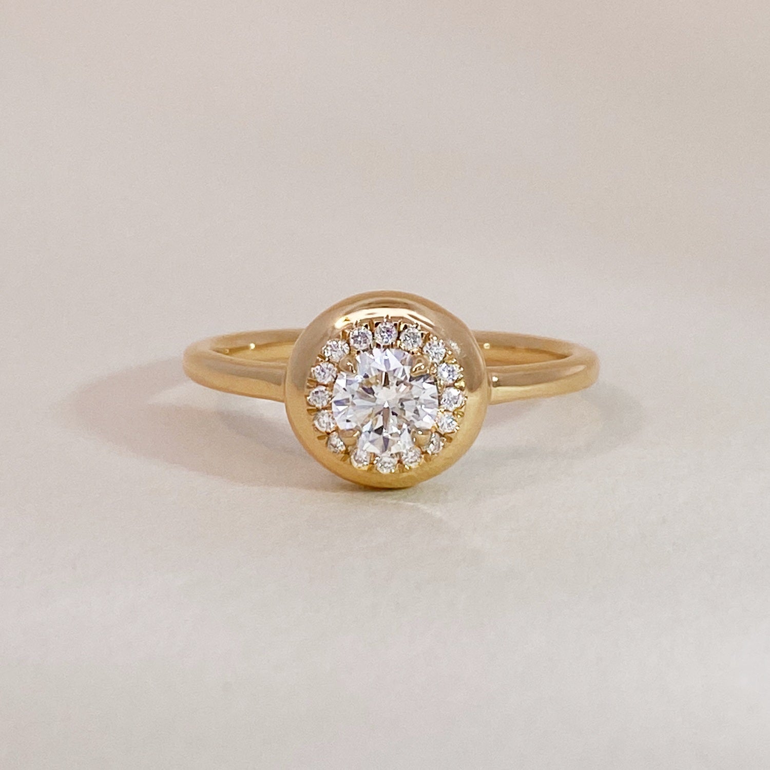 Round Diamonds Ring