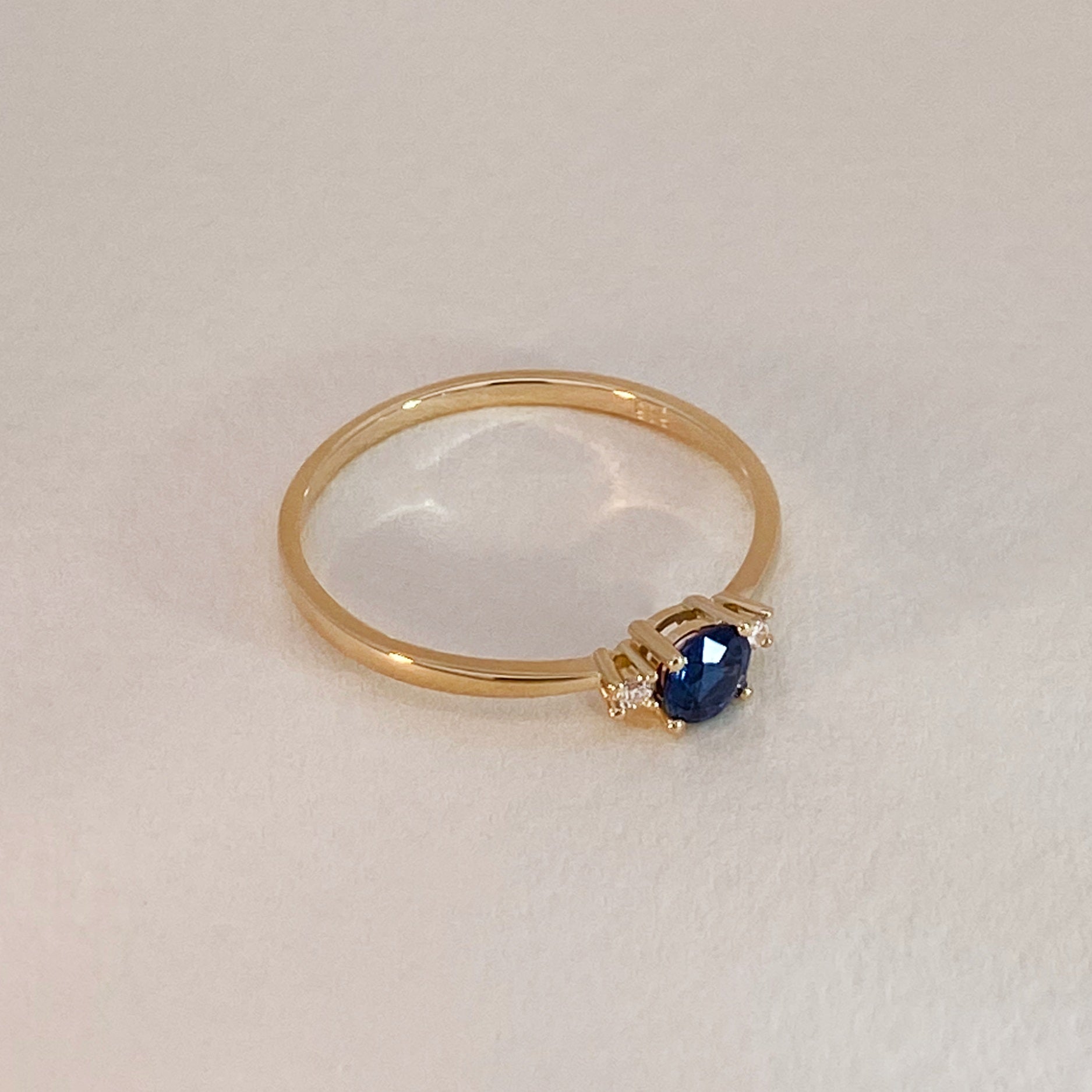 Sapphire & Diamond Ring Golden