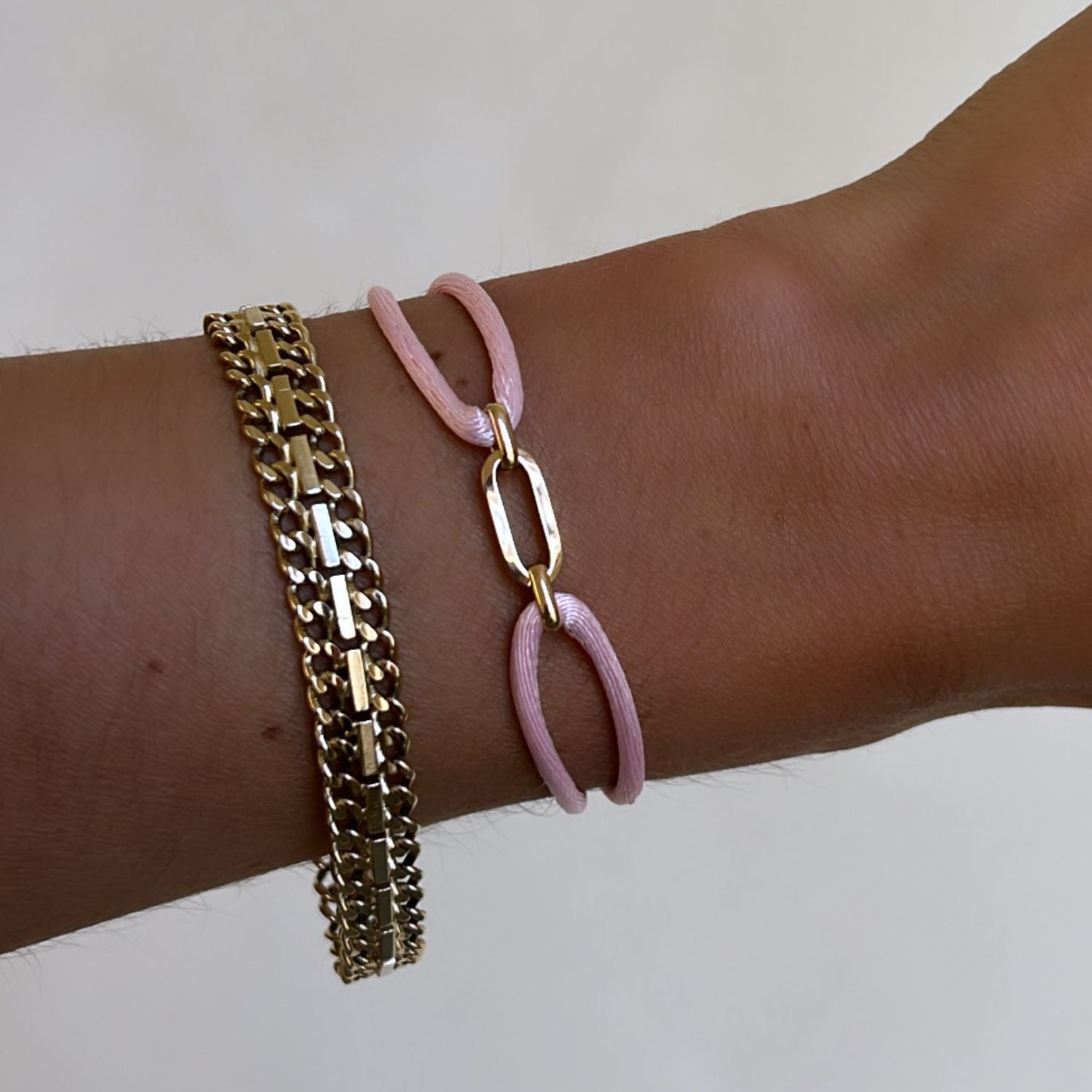 Satijn armband link baby pink