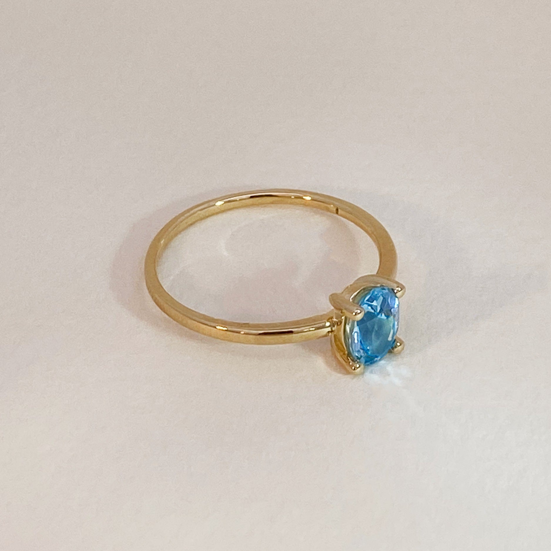 Topaz Oval Ring Golden