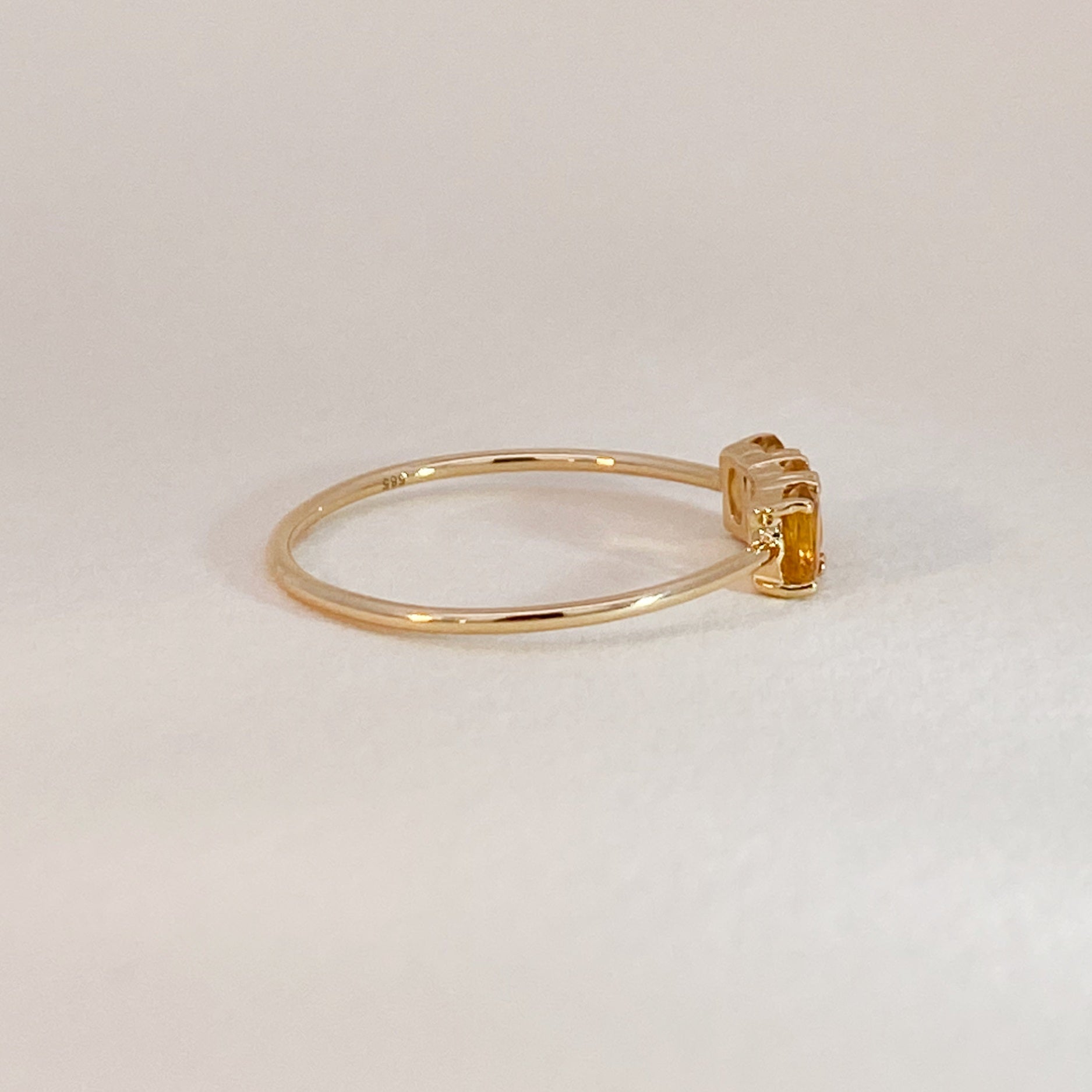 Trio Citrine Ring Golden