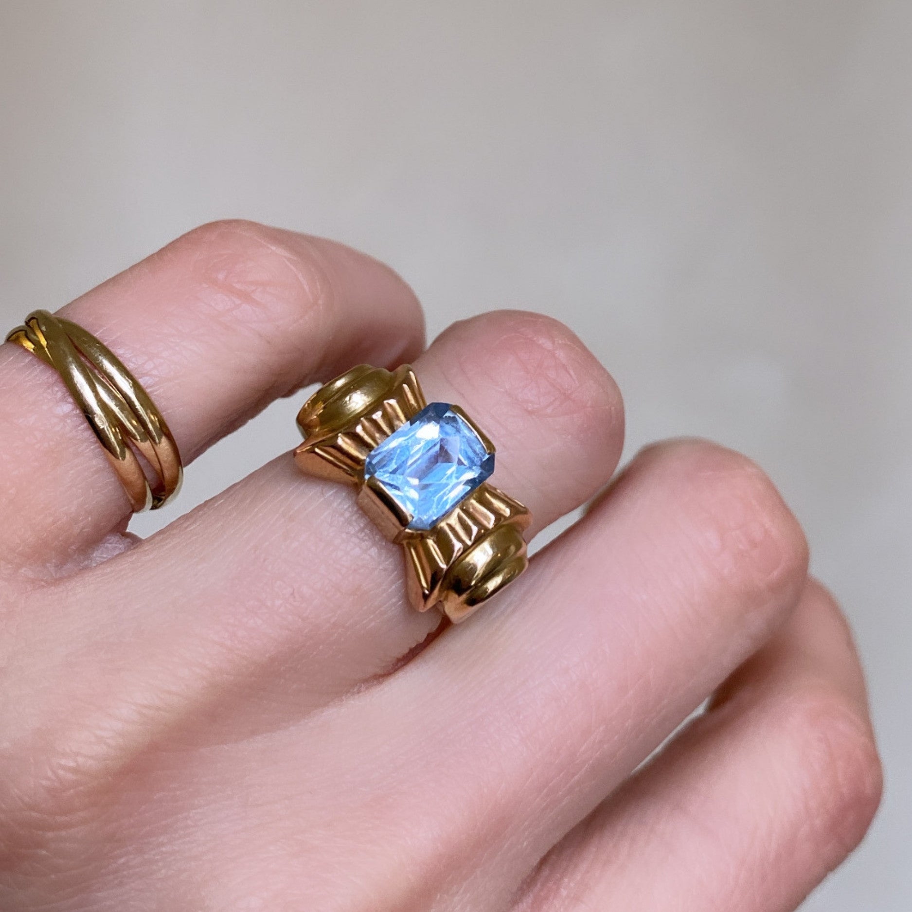 Vintage Golden Art Deco Spinel Ring