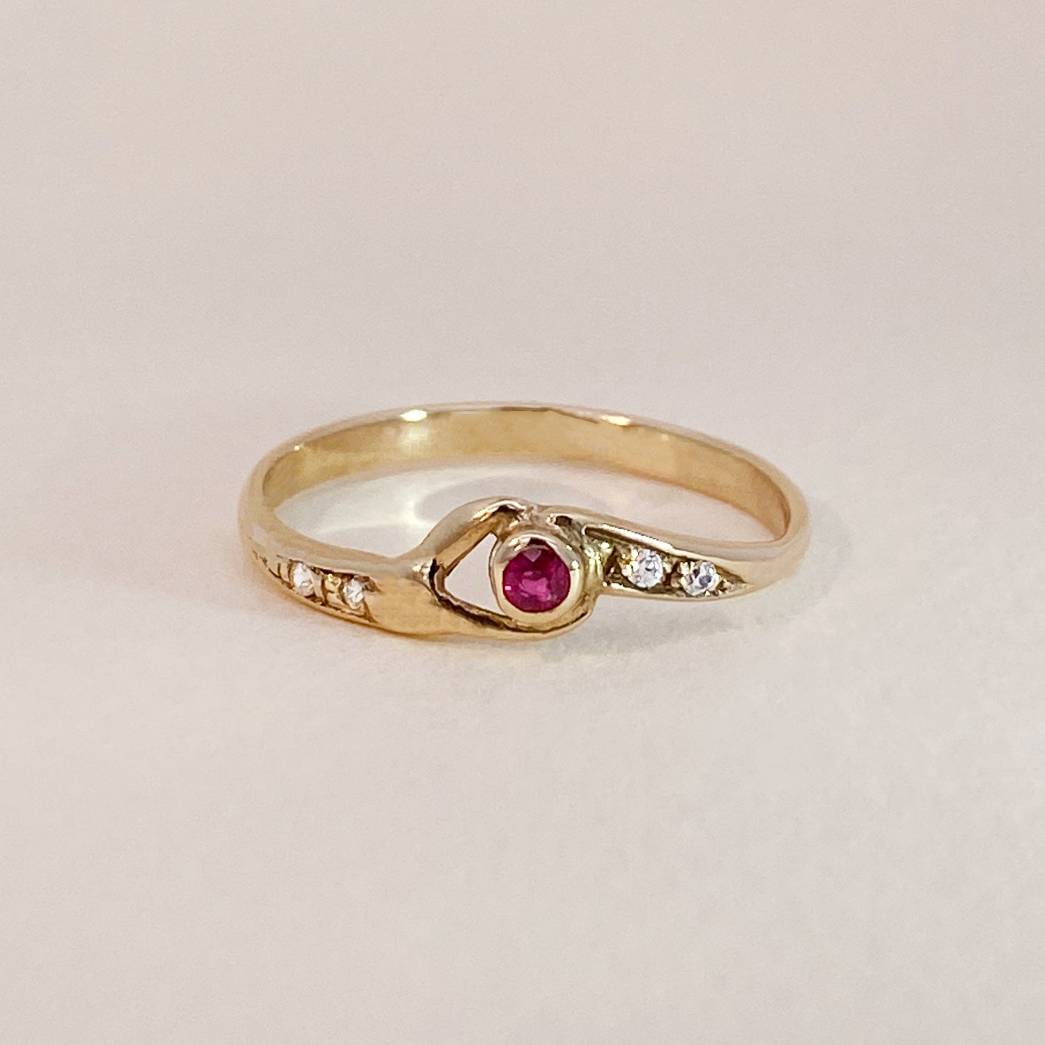 Vintage Pink Cut Out Diamonds Ring