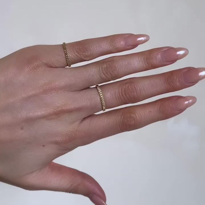 Details Contour Ring